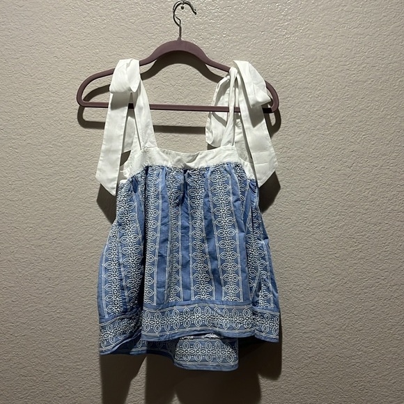 Ann Taylor Loft blouse with bows at shoulders. Blue and white Size Small summer - Picture 8 of 9